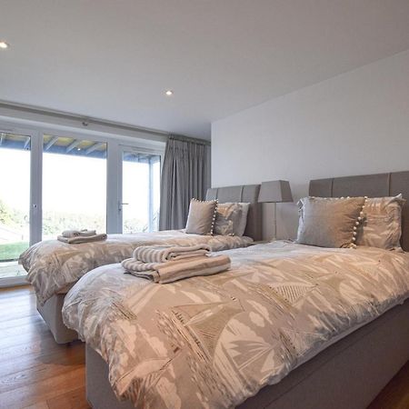 Whispers - 4 Bedroom Modern Family Holiday Home In Salcombe Sleeps 8 מראה חיצוני תמונה