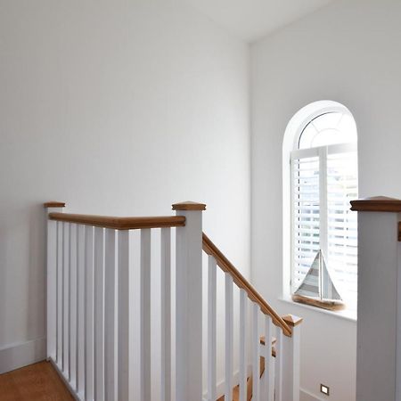 Whispers - 4 Bedroom Modern Family Holiday Home In Salcombe Sleeps 8 מראה חיצוני תמונה