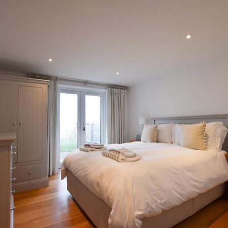 Whispers - 4 Bedroom Modern Family Holiday Home In Salcombe Sleeps 8 מראה חיצוני תמונה