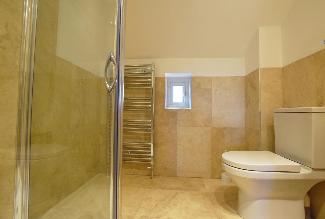 Whispers - 4 Bedroom Modern Family Holiday Home In Salcombe Sleeps 8 מראה חיצוני תמונה